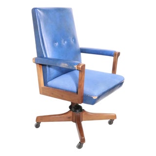 Mid 20th Century Executive Desk Chair by Gunlocke For Sale
