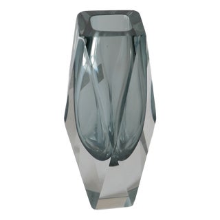 Light Grey Murano Glass Vase with Geometric Facets, Mandruzzato Pattern, 1960 by Alessandro Mandruzzato for Alessandro Mandruzzato For Sale
