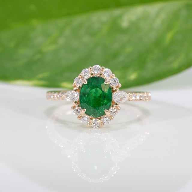 2020s 1.9Ct Tsavorite Ring With Earth-Mined Diamond Accents: Solid 14k Gold, 8x6mm, Size 6.75 For Sale - Image 5 of 9