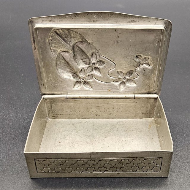 Art Nouveau Lidded Box by Stegel from Floral, 1920s, in Very Good conditions. Designed 1890 to 1919 This piece has an...