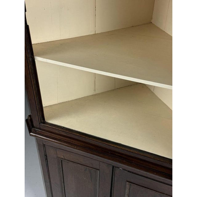 English Corner Cabinet in Oak, 1800s For Sale - Image 3 of 18