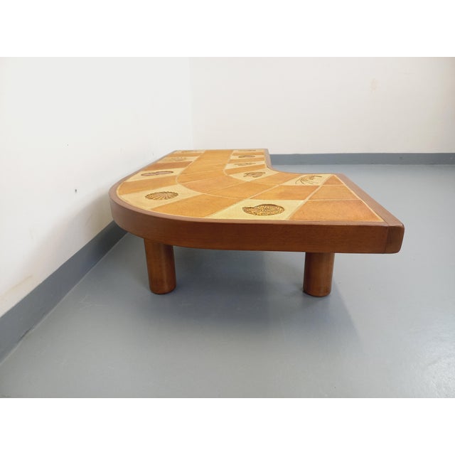 1960s Comma-Shaped Coffee Table with Shell Motifs in Wood and Vallauris Ceramic from Barrois, 1960s-1970s For Sale - Image 5 of 18