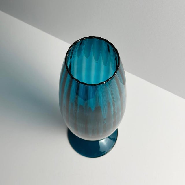 1960s Tall Peacock Blue Empoli Glass Vase from Rossini, Italy, 1960s For Sale - Image 5 of 10