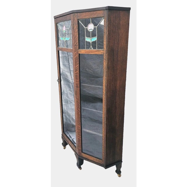 Mission Antique Arts & Crafts Oak China Cabinet With Leaded Floral Glass, C. 1900 For Sale - Image 3 of 18
