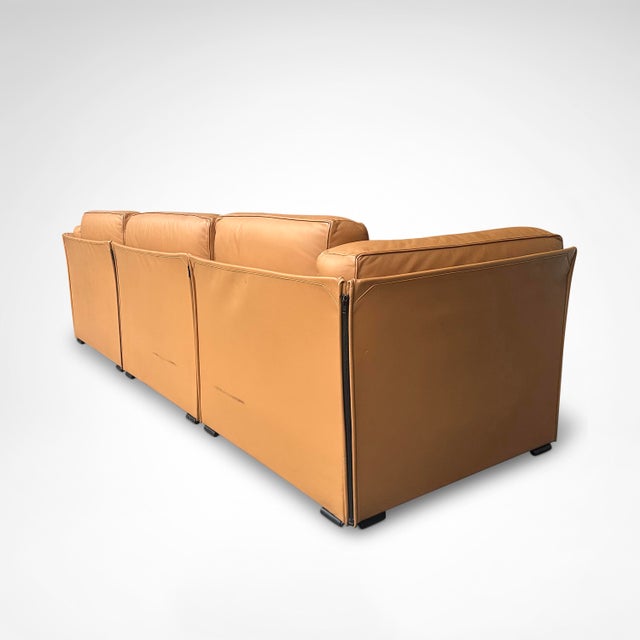 1990s Duc Camel Leather Three-Seater Sofa by Mario Bellini for Cassina, 1990s For Sale - Image 5 of 10
