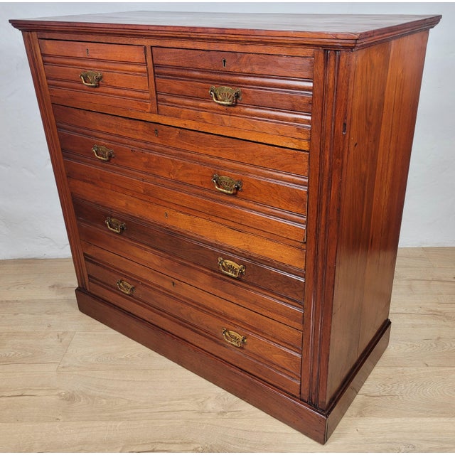 Edwardian Chest of Drawers in Walnut, 1910s For Sale - Image 4 of 18