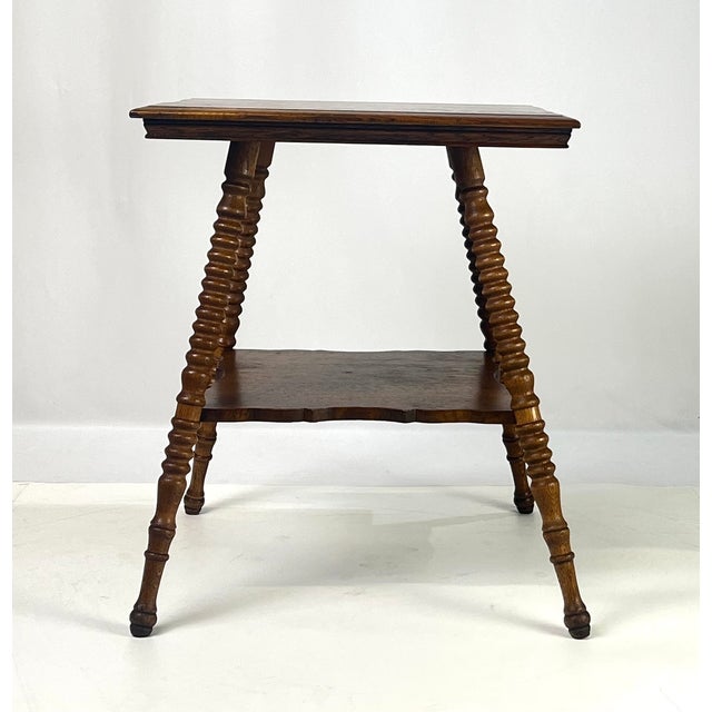 Early 20th Century Victorian Quarter-Sawn Tiger Oak Two-Tier Parlor Table With Spool-Turned Legs For Sale - Image 9 of 11