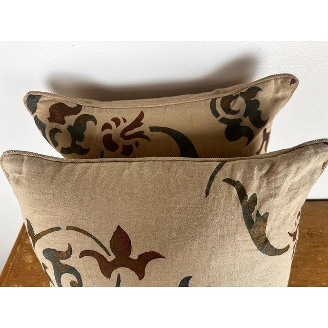 Early 21st Century Pair of Nomi Stenciled Linen Pillows For Sale - Image 5 of 6