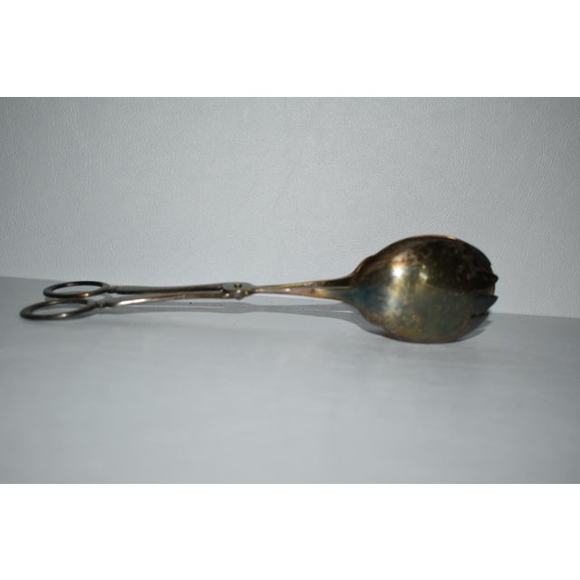 1960s Vintage Silverplate Traditional Style Tongs For Sale - Image 5 of 11