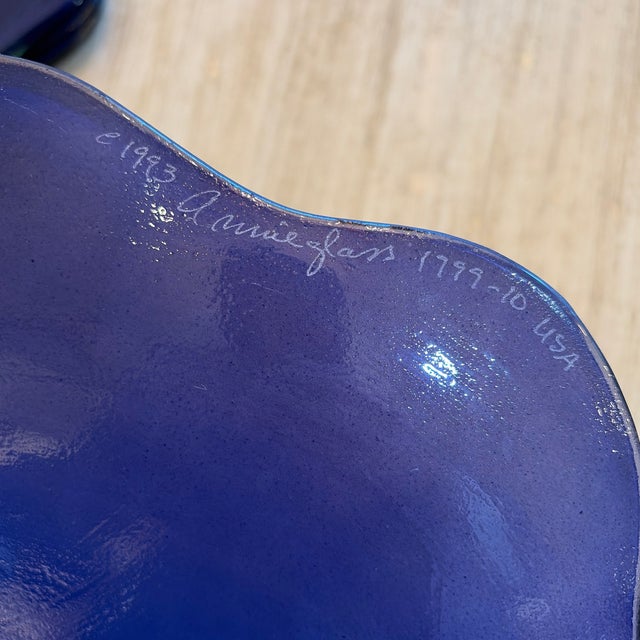 Folk Art Late 20th Century Annie Glass Buffet/Dinner Plate For Sale - Image 3 of 3