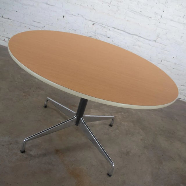 Brown Eames Herman Miller Round Tables Universal Base Wood Grain Laminate Top For Sale - Image 8 of 13