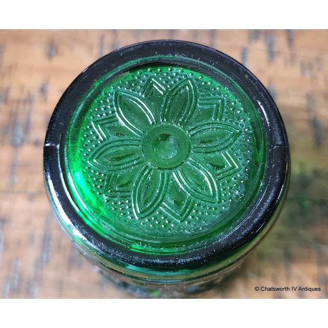 6 Mid Century Forest Green Glass Sandwich Pattern Juice Tumblers W/ Saucers ~ Anchor Hocking For Sale - Image 9 of 10