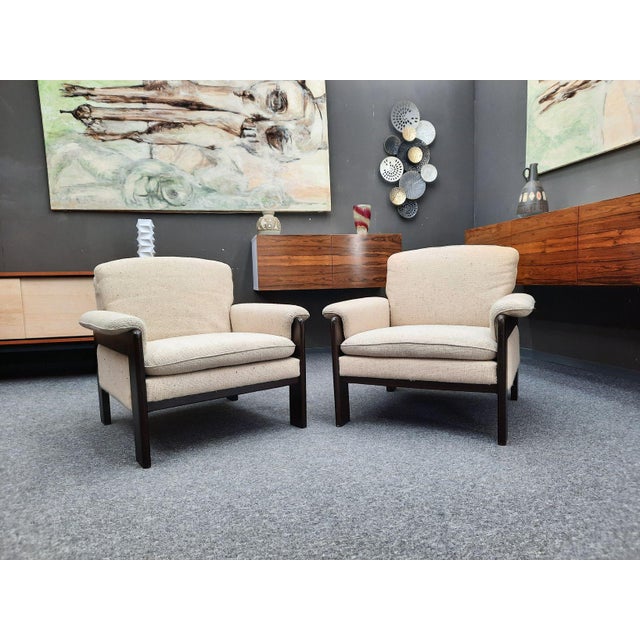 Two lovely vintage armchairs from the 1960s. The design is reminiscent of the Bastiano model by Topia Scarpa. They are...