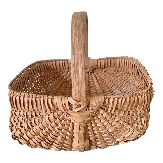 Early 20th Century American Splint Oak Gathering Basket For Sale