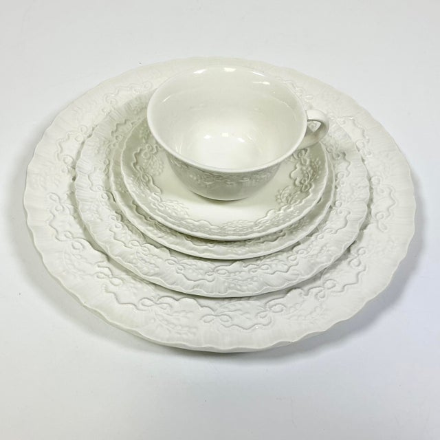 1989 Vintage English Americana Wedgwood for Ralph Lauren Le Blanc Claire Dinnerware - 5 Piece Place Setting For Sale - Image 11 of 12