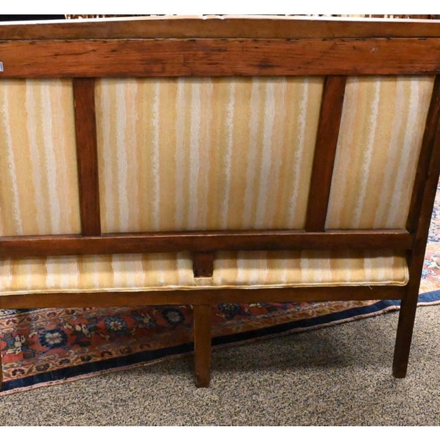 French Restoration Mahogany Settee With Dolphin Carved Arms, Early 19th Century For Sale - Image 4 of 4