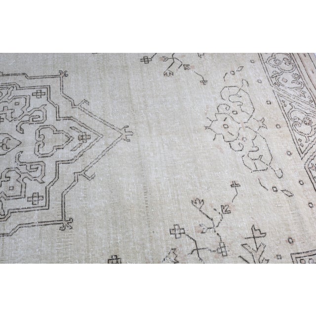 Vintage Turkish Oushak Rug With Minimal Medallion Design in Soft Neutrals -6' 2'' X 9' 11'' For Sale - Image 13 of 13