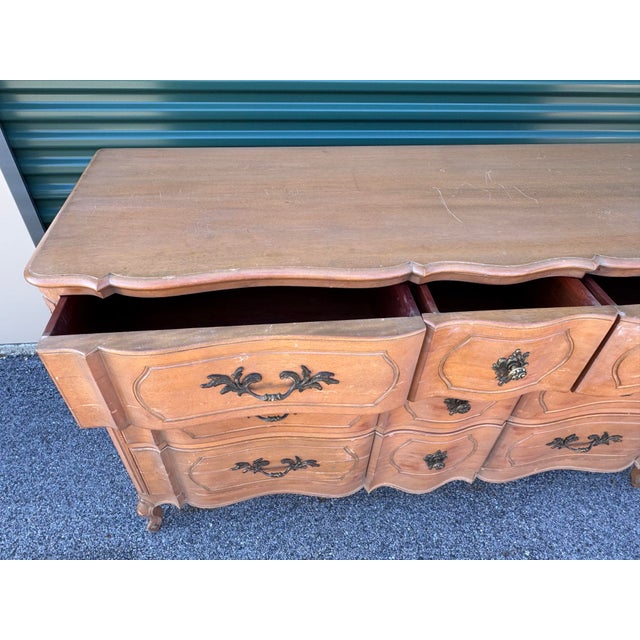 Vintage 1940s Joseph Gerte Boston Custom Mahogany 9-Drawer Dresser & Mirror Set For Sale In Boston - Image 6 of 12