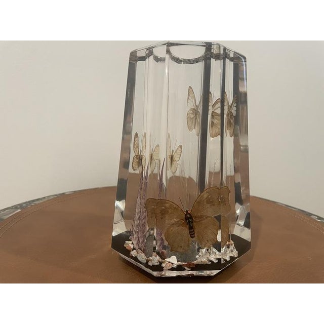 Vintage Acrylic Vase With Encased Butterflies and Decorative Botanicals For Sale - Image 4 of 6