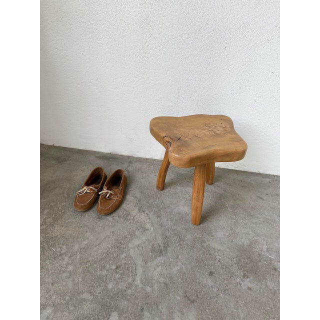 Freeform Elm Tripod Stool, 1950 For Sale - Image 6 of 18