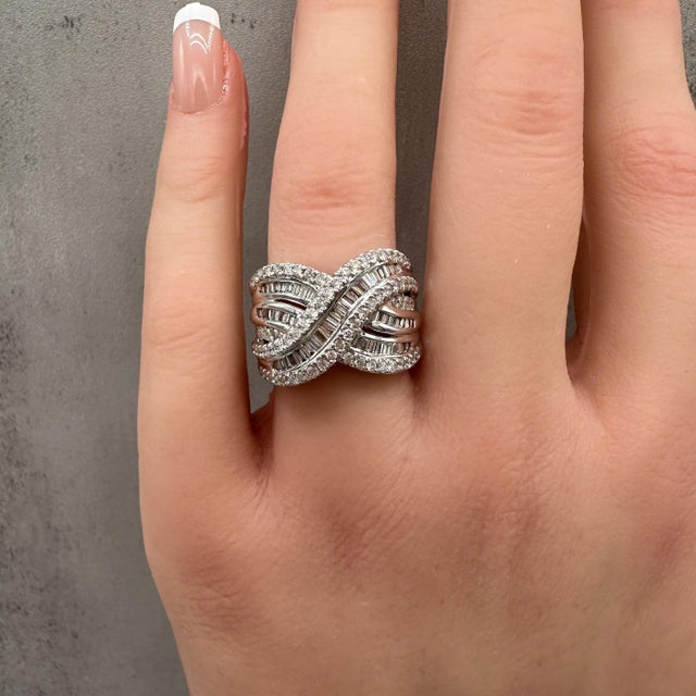 Early 21st Century 1ctw Natural Diamond Crossover Ring 10k White Gold Size 7.25 For Sale - Image 5 of 6