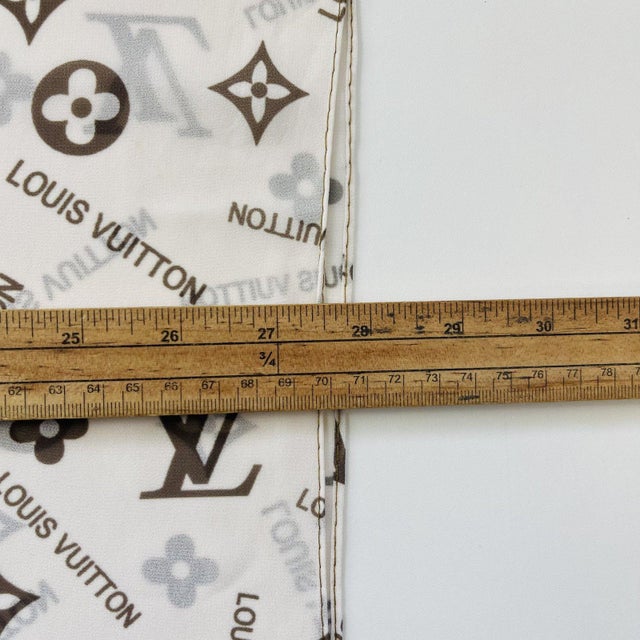 White Louis Vuitton White Monogram 100% Silk Scarf For Sale - Image 8 of 8