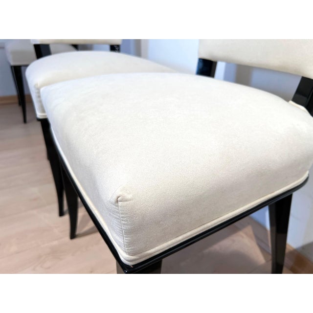 Art Deco Chairs in Black Lacquer in Cream Velour, France, 1930s, Set of 8 For Sale - Image 6 of 18