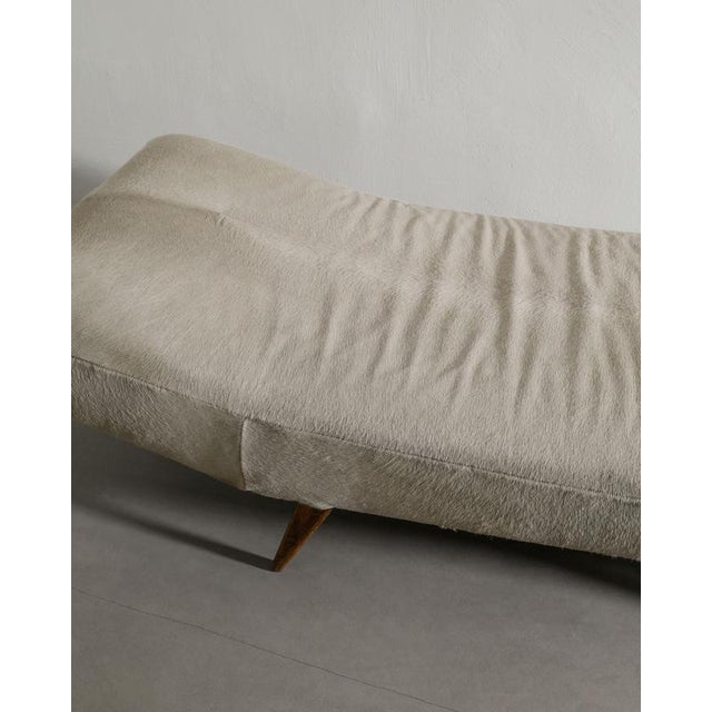 Swedish Mid-Century Wooden Daybed in Stained Teak and Beige Hide Upholstery, 1960s For Sale - Image 4 of 7