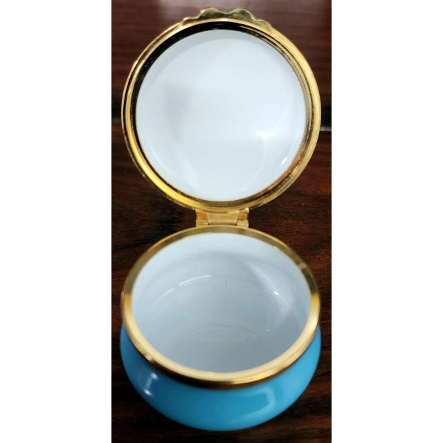 Kingsley English Fine Enamel "Happy Birthday" Round Box For Sale - Image 4 of 10