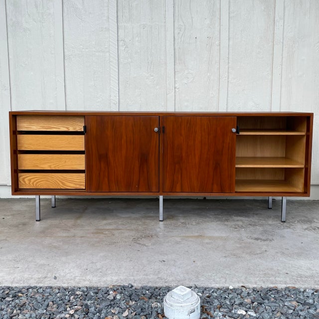 1960s Florence Knoll for Knoll Walnut Credenza, Attributed For Sale - Image 10 of 12