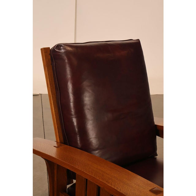 2010s Stickley Mission Collection Pair Of Oak & Leather Bow Arm Morris Chairs For Sale - Image 5 of 18