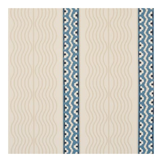 Schumacher x Johnson Hartig Crème Anglaise Wallcovering in English Cream/Denim Blue For Sale