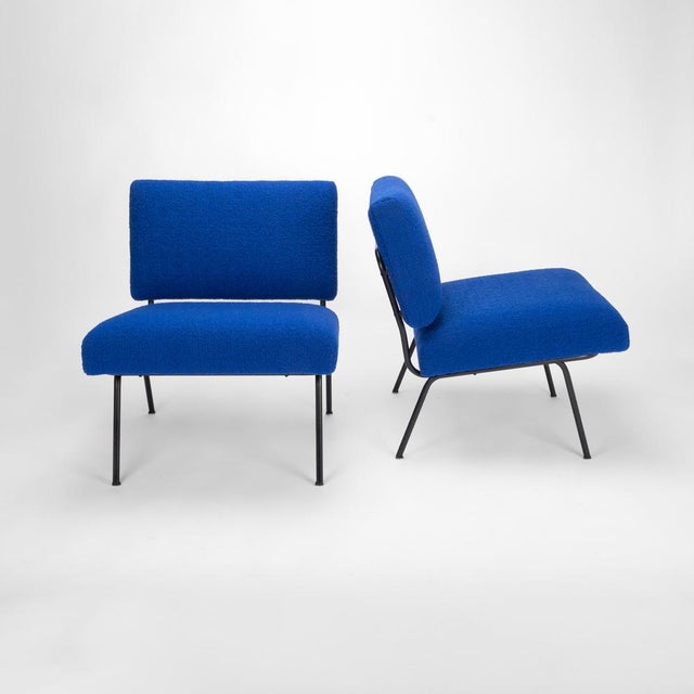 We love Florence Knoll and we love blue. It is a perfect match on this Florence Knoll Model 31 lounge chair. It is a true...