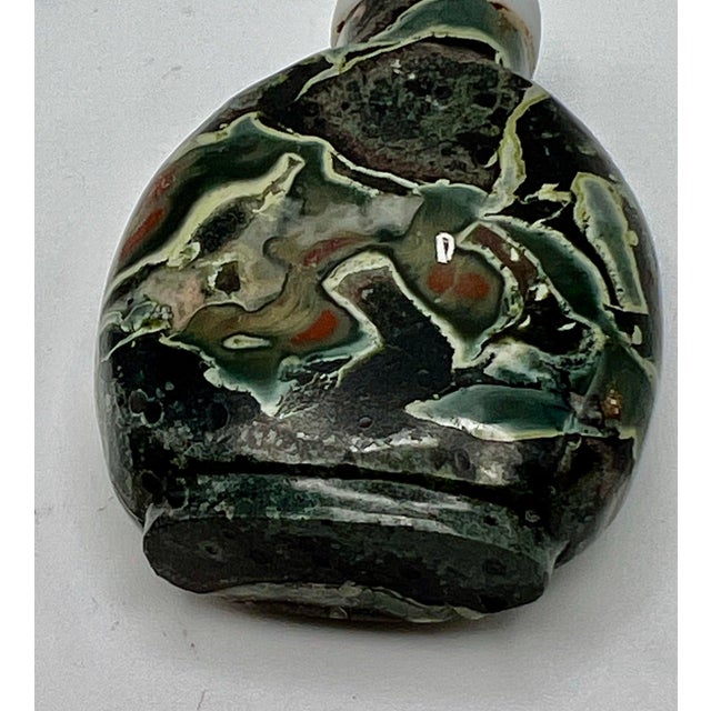 Stone 1970s Vintage Frog Skin/Bloodstone Snuff Bottle For Sale - Image 7 of 12
