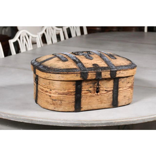 Swedish 1790s Rustic Oval Top Wooden Box with Iron Accents and Distressed Patina For Sale In Atlanta - Image 6 of 12