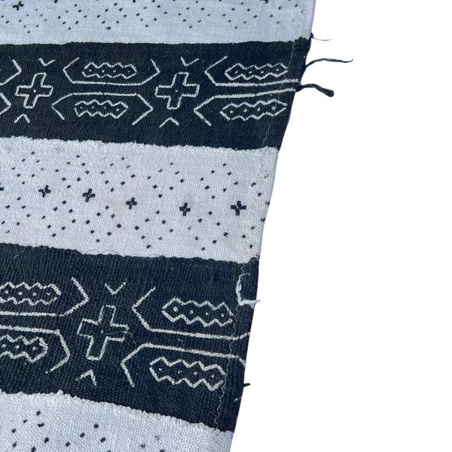 Early 20th Century Black and White Mudcloth Textile Mali 82 x 61 For Sale - Image 4 of 7