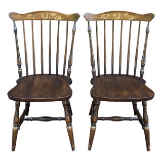 Vintage L. Hitchcock Traditional Stenciled Dark Brown Maple Fan Top / Comb Back Windsor Dining Chairs - A Pair (B) For Sale