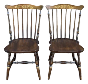 Vintage L. Hitchcock Traditional Stenciled Dark Brown Maple Fan Top / Comb Back Windsor Dining Chairs - A Pair (B)