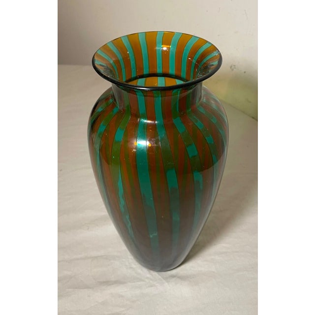 Vintage Veart Venezia Venetian Italian Art Hand Blown Caned Green Glass Vase For Sale - Image 10 of 12