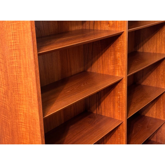 Restored Danish Teak Bookcase by Poul Hundevad For Sale - Image 12 of 18