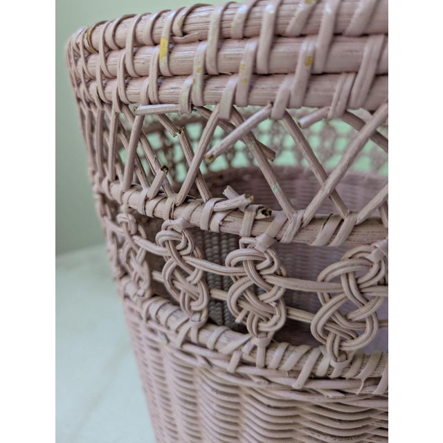 Late 20th Century Vintage Dusty Pink Woven Wicker Wastebasket For Sale - Image 5 of 6