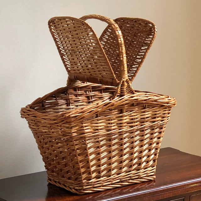 Mid-20th Century Wicker Picnic Basket For Sale - Image 9 of 12