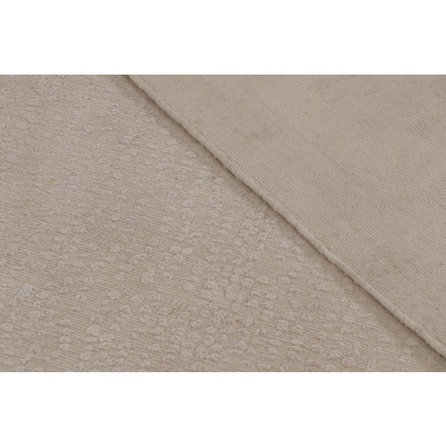 White Rug & Kilim’s Modern Runner Rug, Subtle Textural Pattern in Tone-on-Tone White For Sale - Image 8 of 8