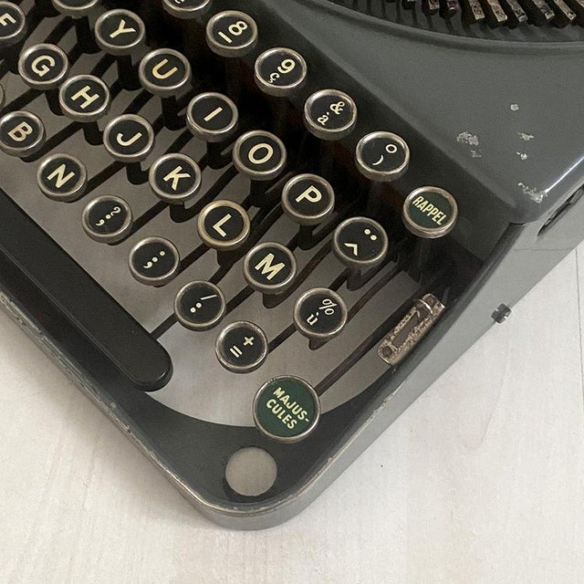 Premier Portable Typewriter from Smith, 1930s For Sale - Image 4 of 11