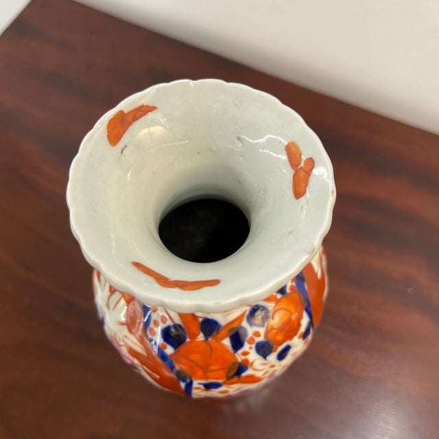 Japanese Late 19th Century Hand Painted Imari Vase For Sale - Image 3 of 5