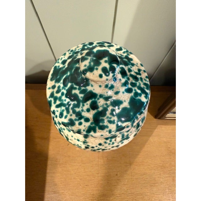 19th Century 19th Century Italian Yeast Jar With Lid From Grottaglie, Puglia — Green Splash Glaze For Sale - Image 5 of 8