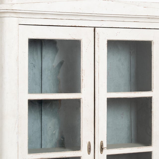Gustavian (Swedish) 19th Century Swedish White Gustavian Pine Bookcase For Sale - Image 3 of 9
