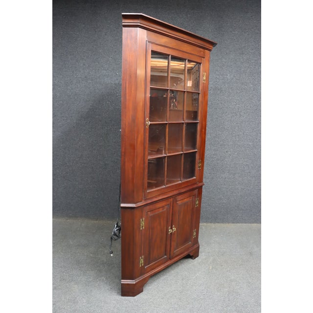 Henkel Harris Genuine Mahogany Illuminated Corner Cabinet / Curio Display Cabinet For Sale - Image 9 of 12