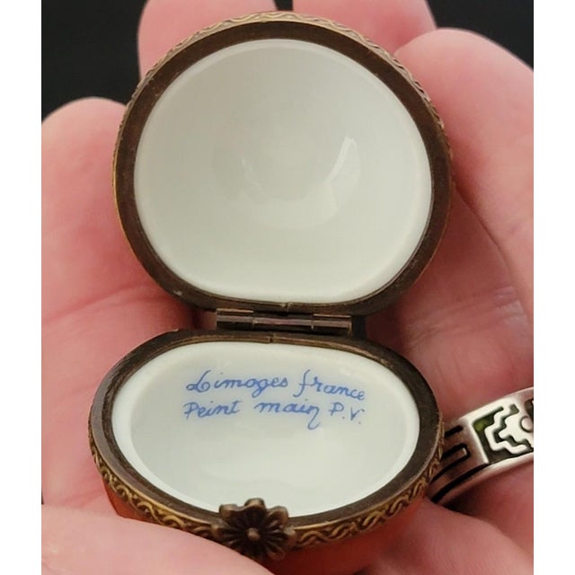 Vintage Limoges France "Peint Main" Tomato Box With Flower Clasp For Sale In Dallas - Image 6 of 6