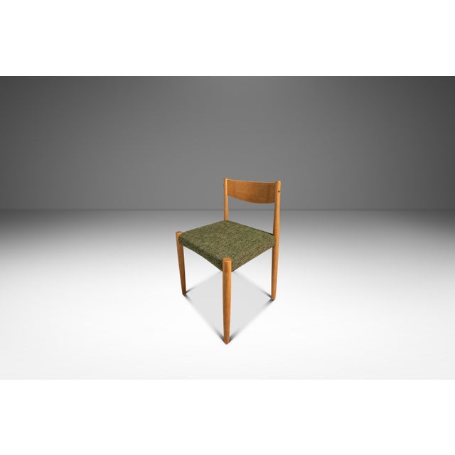 Mid-Century Modern Restored Mid-Century Danish Modern Side / Dining Chair in Oak & Green Tweed Attributed to Poul Volther for Frem Røjle, Denmark, C. 1970s For Sale - Image 3 of 18